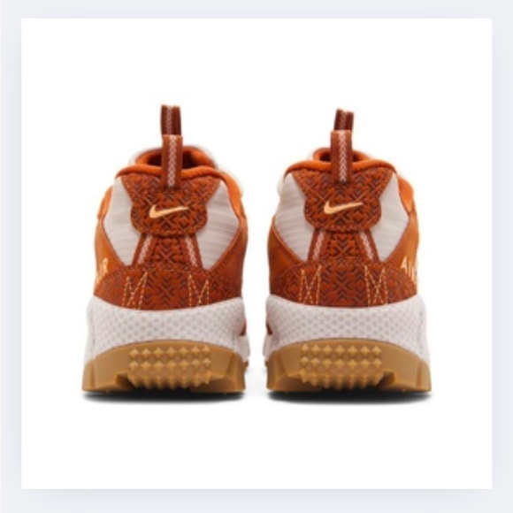 Nike- Air Humara "Future Movement - Dark Russet" - Picture 7 of 8